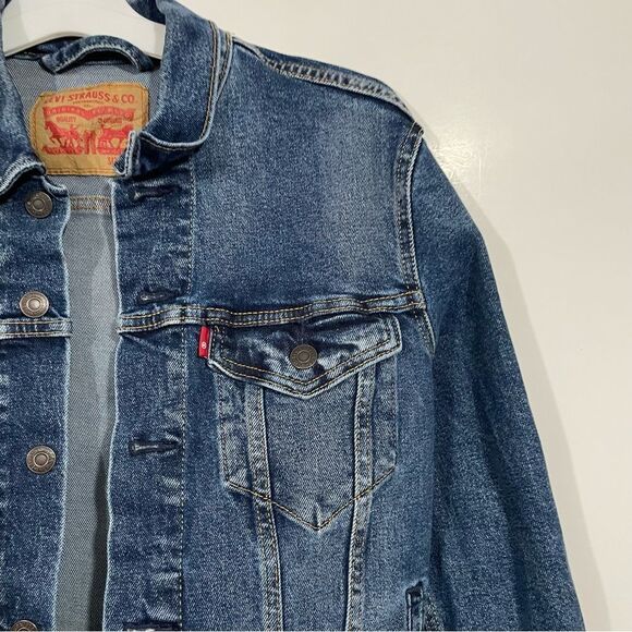 Levi's Medium Wash Soft Structured Denim Jacket - Picture 3 of 7